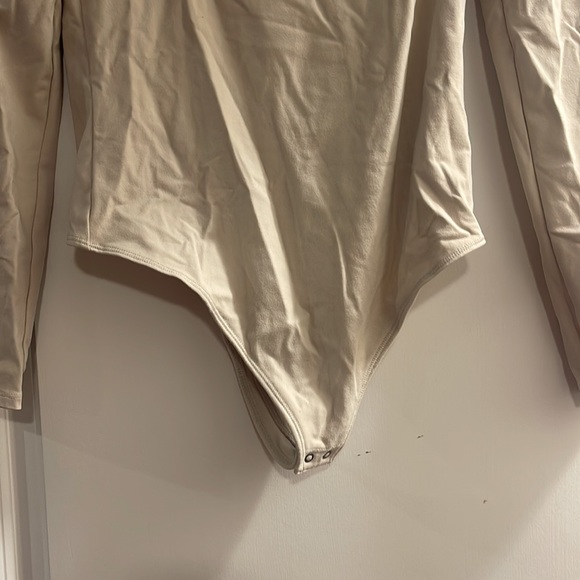 Abercrombie and finch, small cream, long sleeve, cut out chest bodysuit - Picture 2 of 4